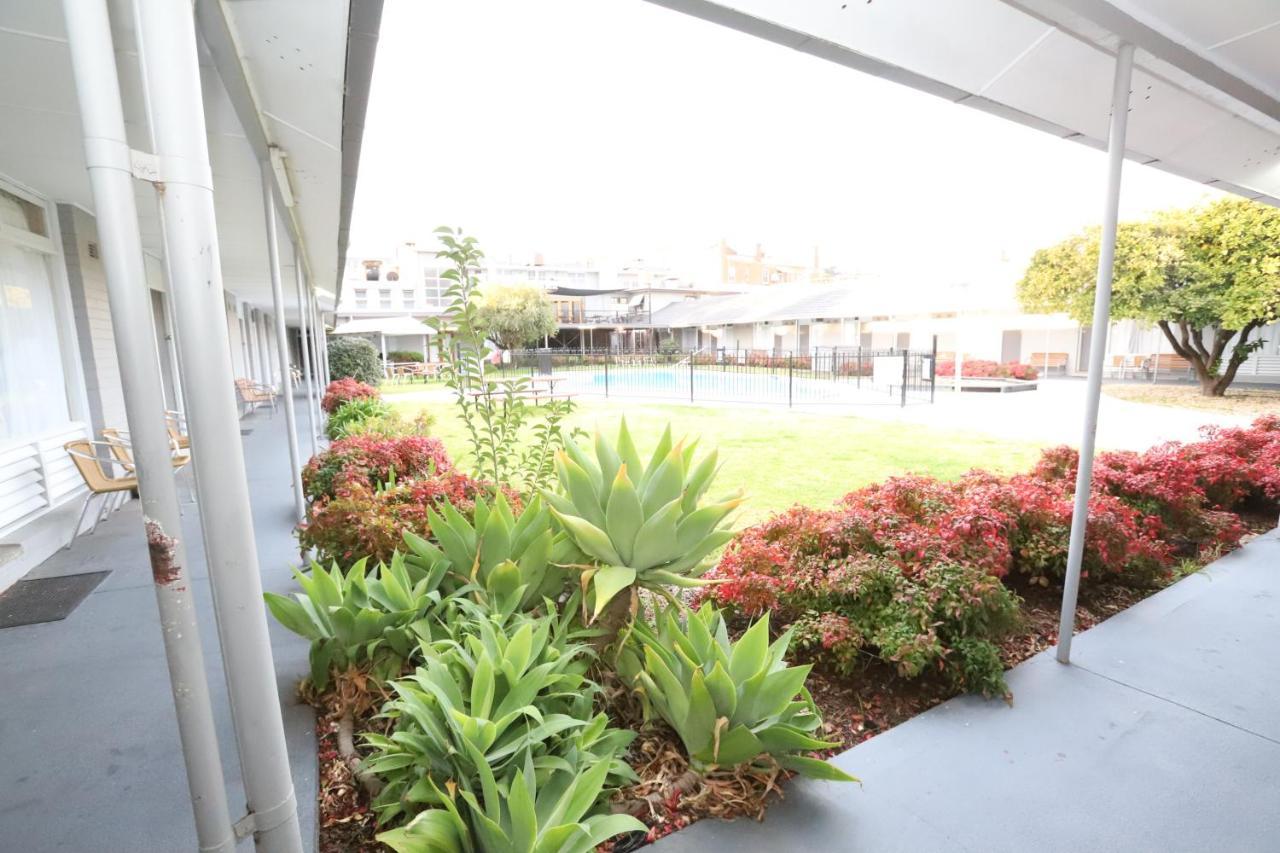 Townhouse Motel Cowra Exterior foto