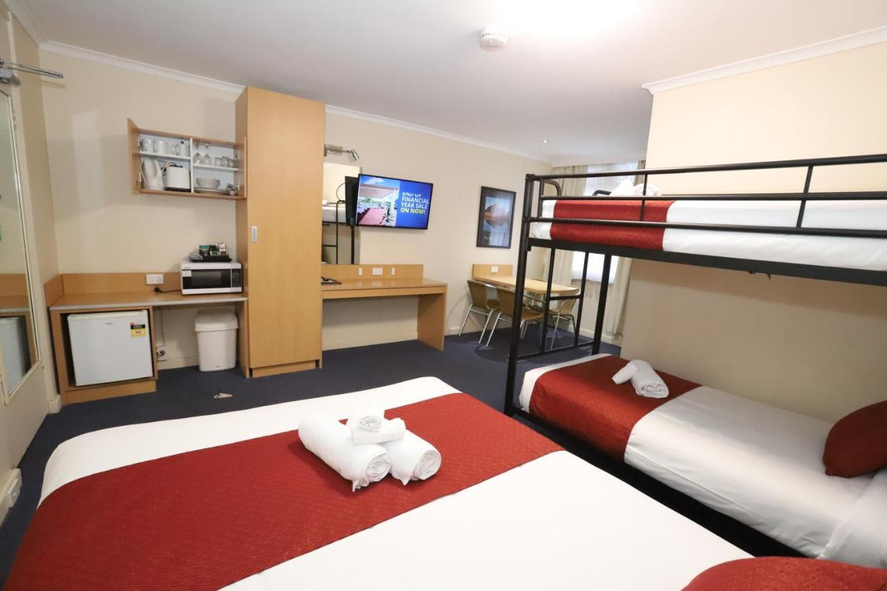 Townhouse Motel Cowra Exterior foto