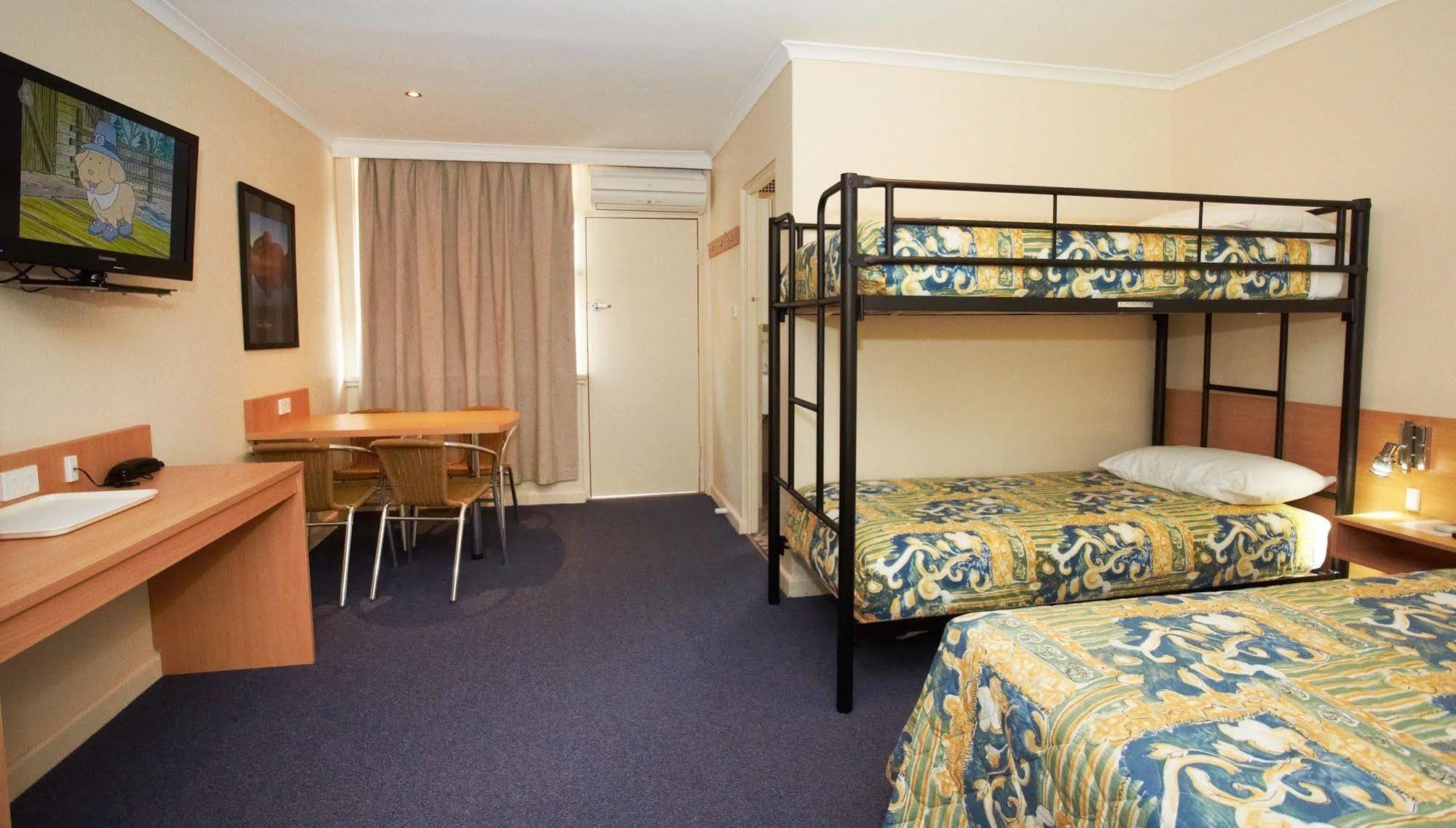 Townhouse Motel Cowra Exterior foto