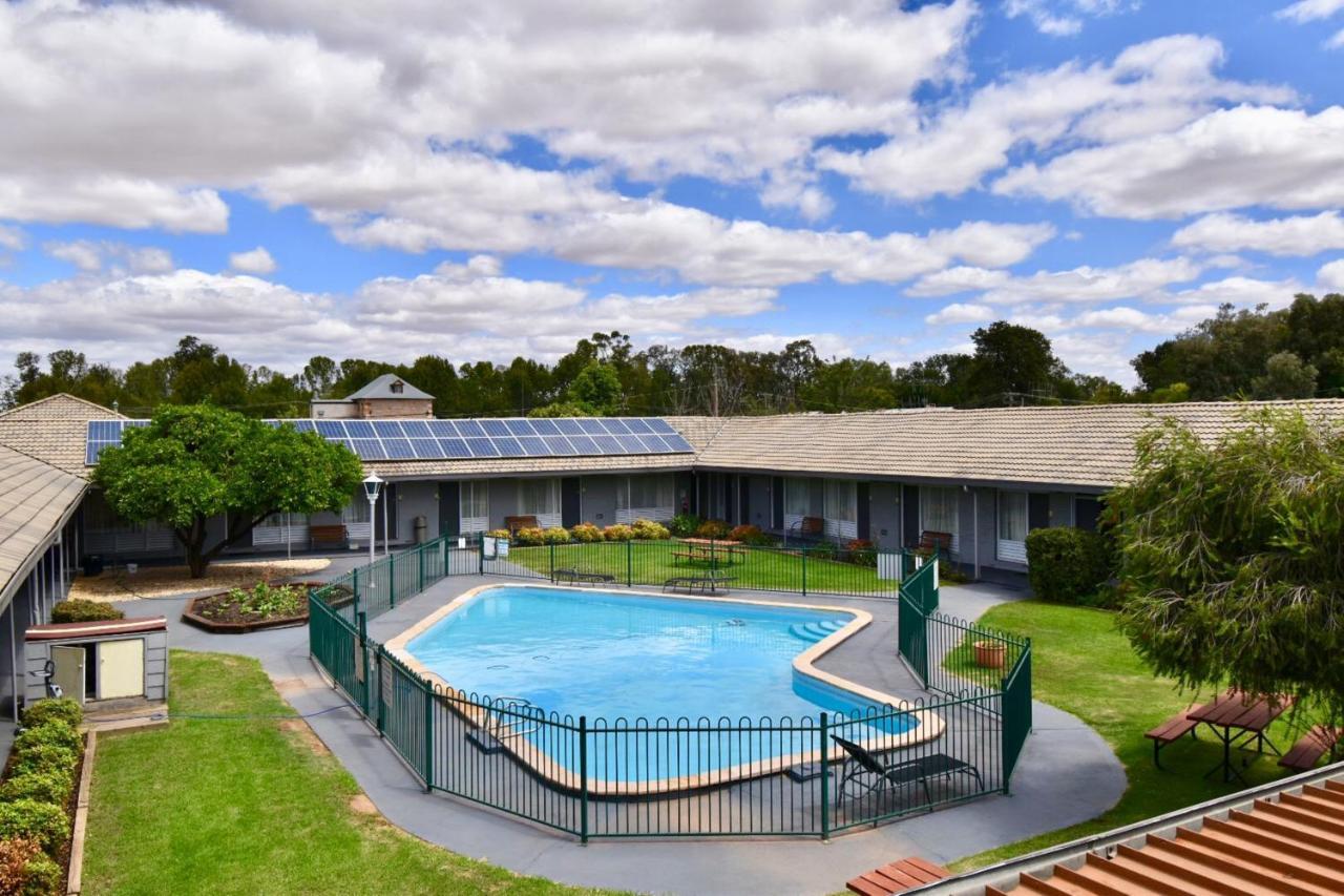 Townhouse Motel Cowra Exterior foto